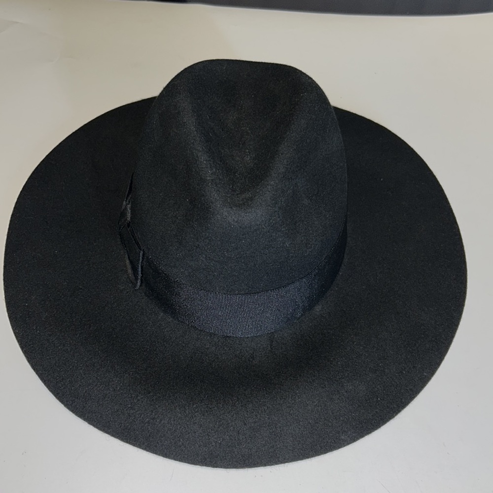 Forever 21 Black 100% Wool Fedora Hat